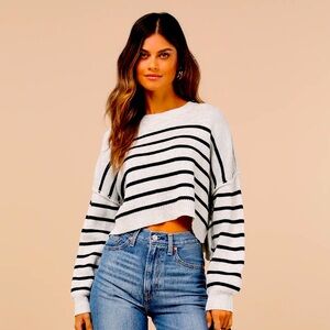Lulu’s comfortable cuteness, grey and black striped cropped sweater size S